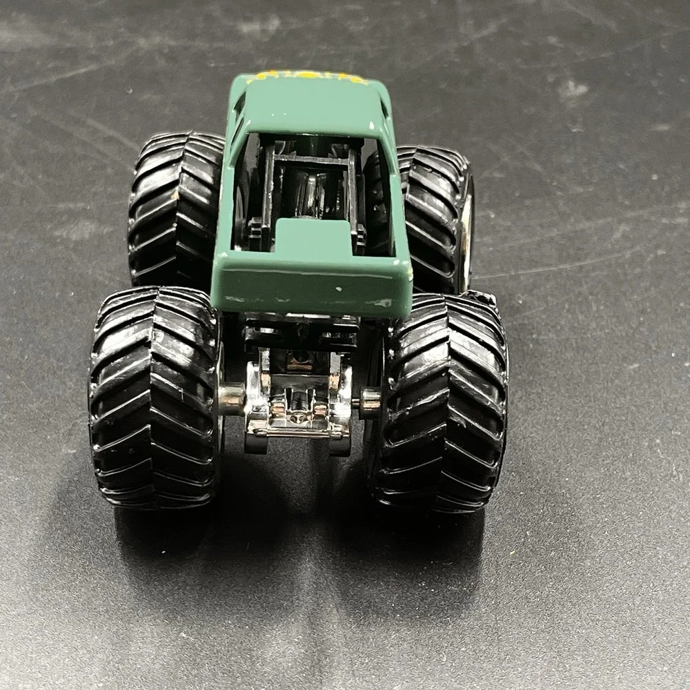Hot Wheels Monster Jam Truck 1/64 Diecast Metal Avenger Green‎